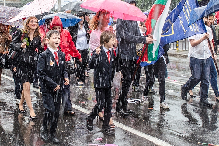Участие в празнично шествие по случай 24 май - Празника на българската писменост и култура.
